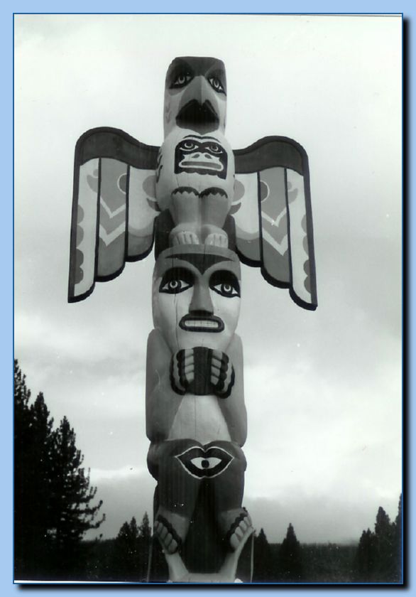 2 094 Totem Traditional Archive 021